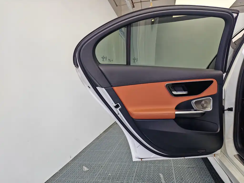 Mercedes-Benz C-Class 2022 — фото 13