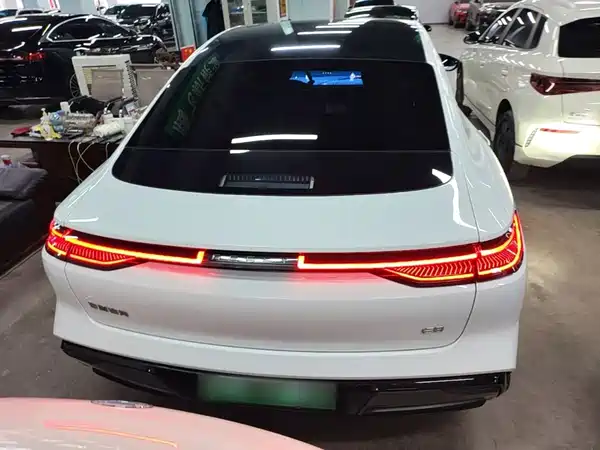 Geely Galaxy E8 2024