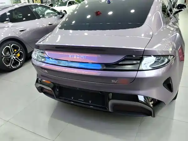 Xiaomi SU7 2024