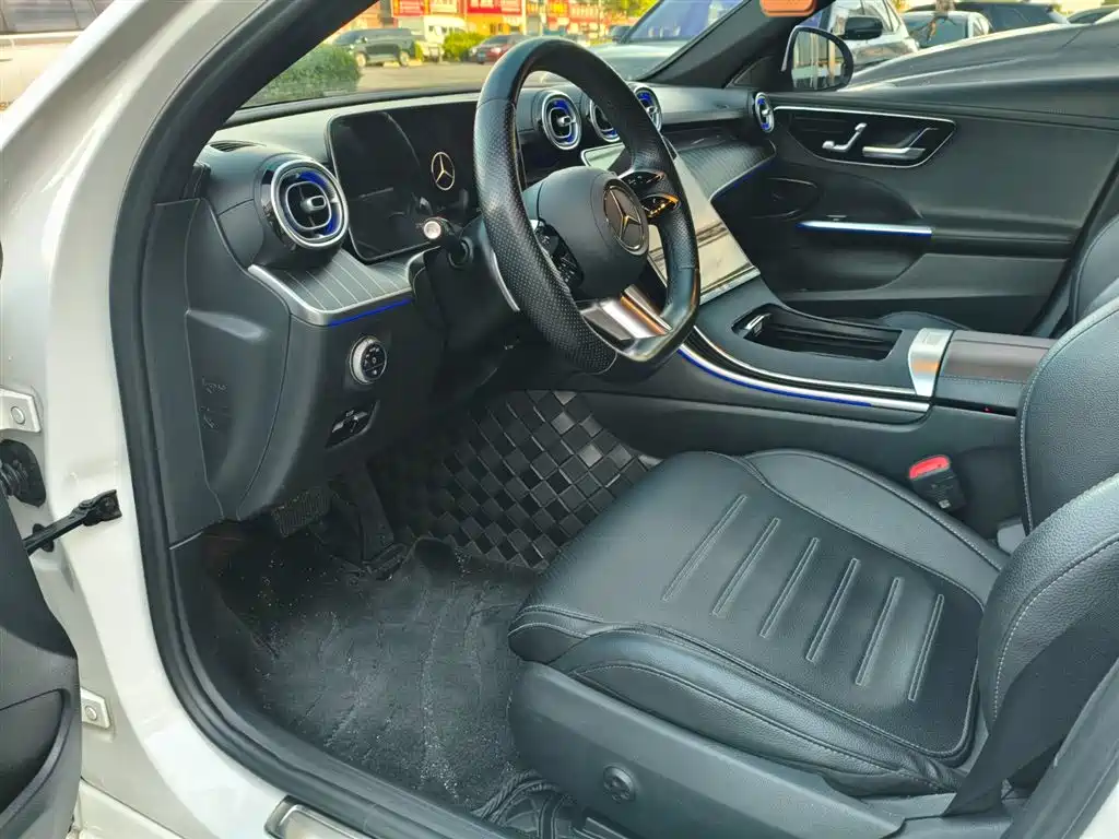 Mercedes-Benz C-Class 2023 — фото 9