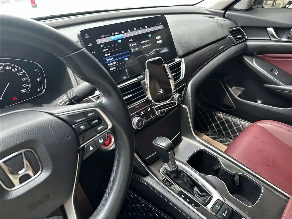 Honda Accord 2022 — фото 13
