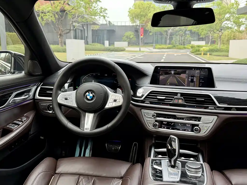 BMW 7 Series 2020 — фото 25