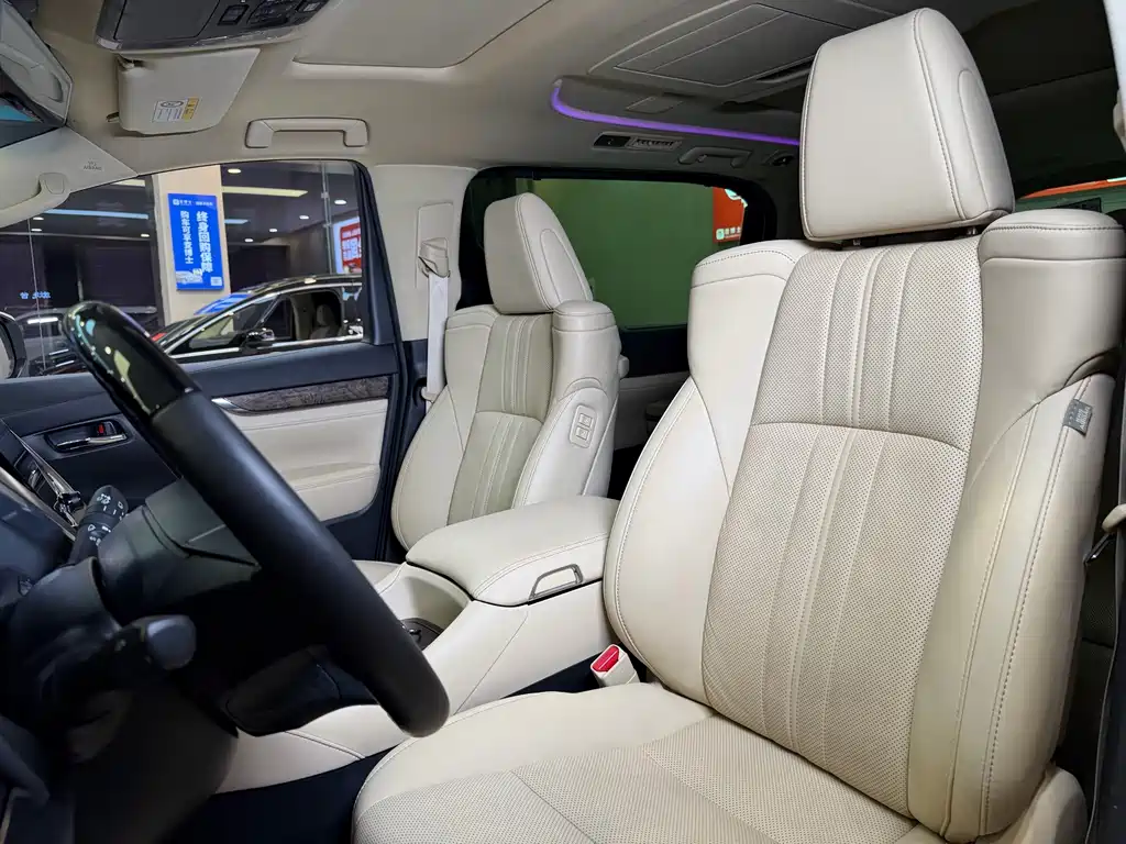 Toyota Vellfire 2020 — фото 10