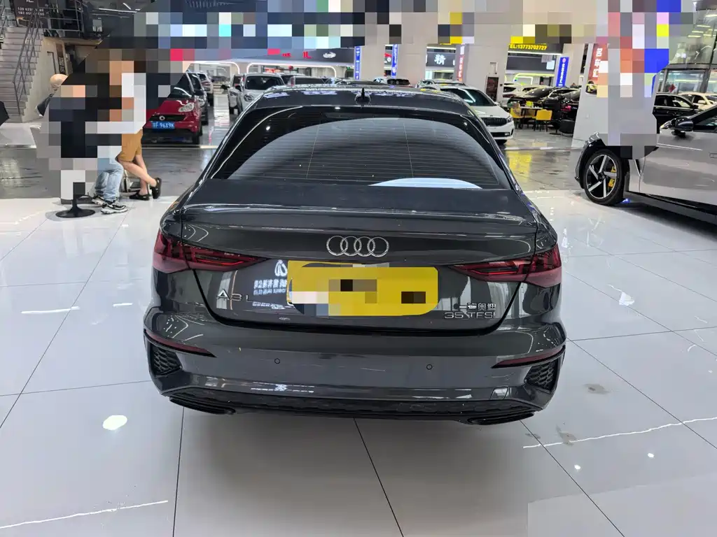 Audi A3 2023 — фото 17