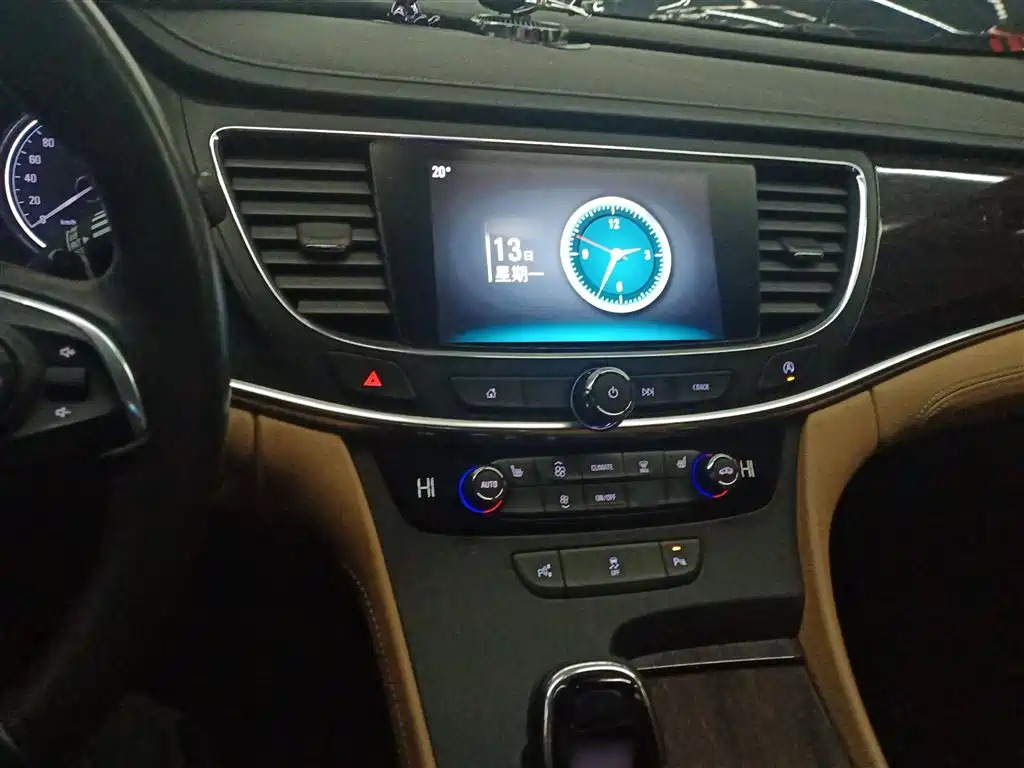 Buick LaCrosse 2018 — фото 10