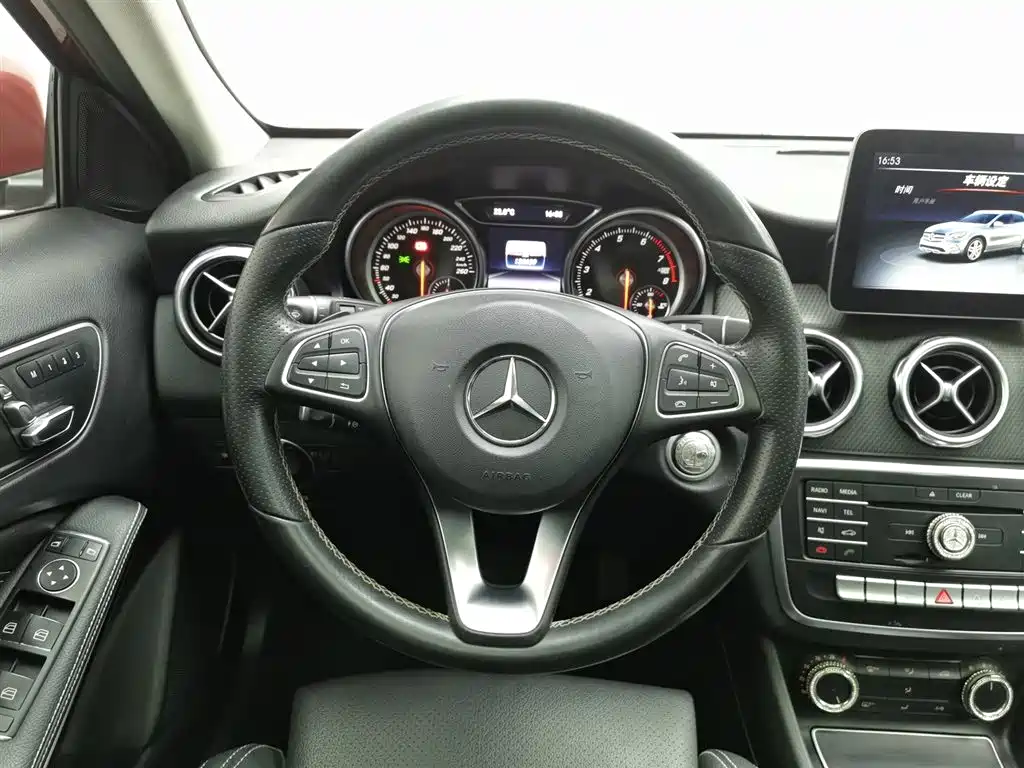 Mercedes-Benz GLA 2017 — фото 11
