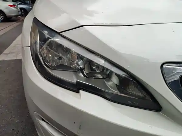 Peugeot 408 2015