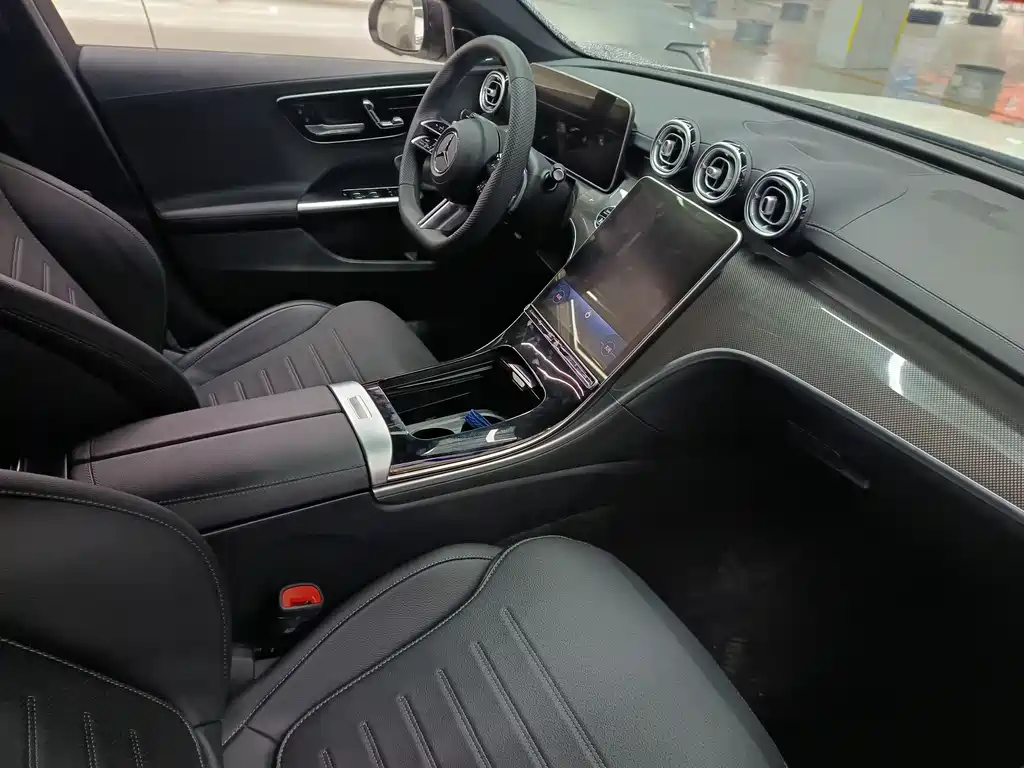 Mercedes-Benz C-Class 2023 — фото 9