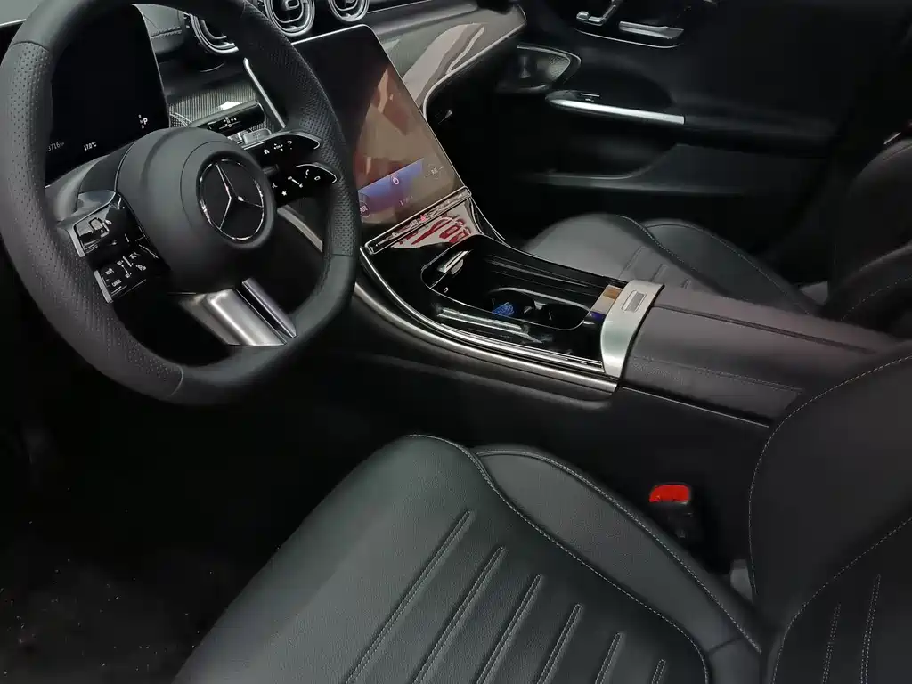 Mercedes-Benz C-Class 2023 — фото 4