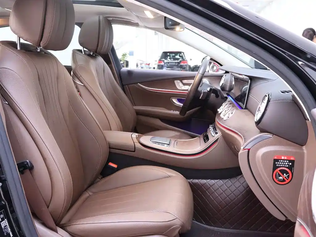 Mercedes-Benz E-Class 2023 — фото 20