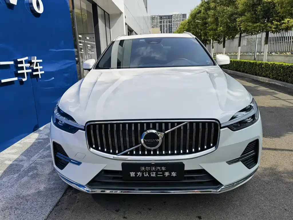Volvo XC60 2022 — фото 14
