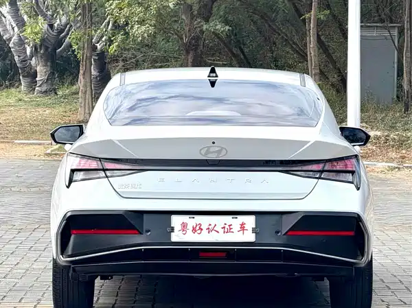 Hyundai Elantra 2024