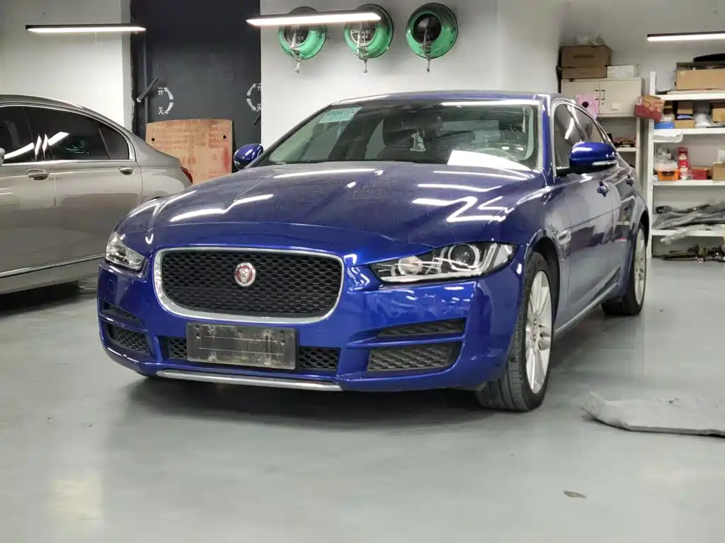 Jaguar XEL 2018 — фото 1