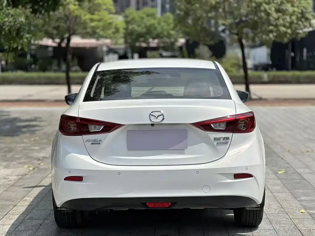 Mazda 3 Axela 2018 — фото 8