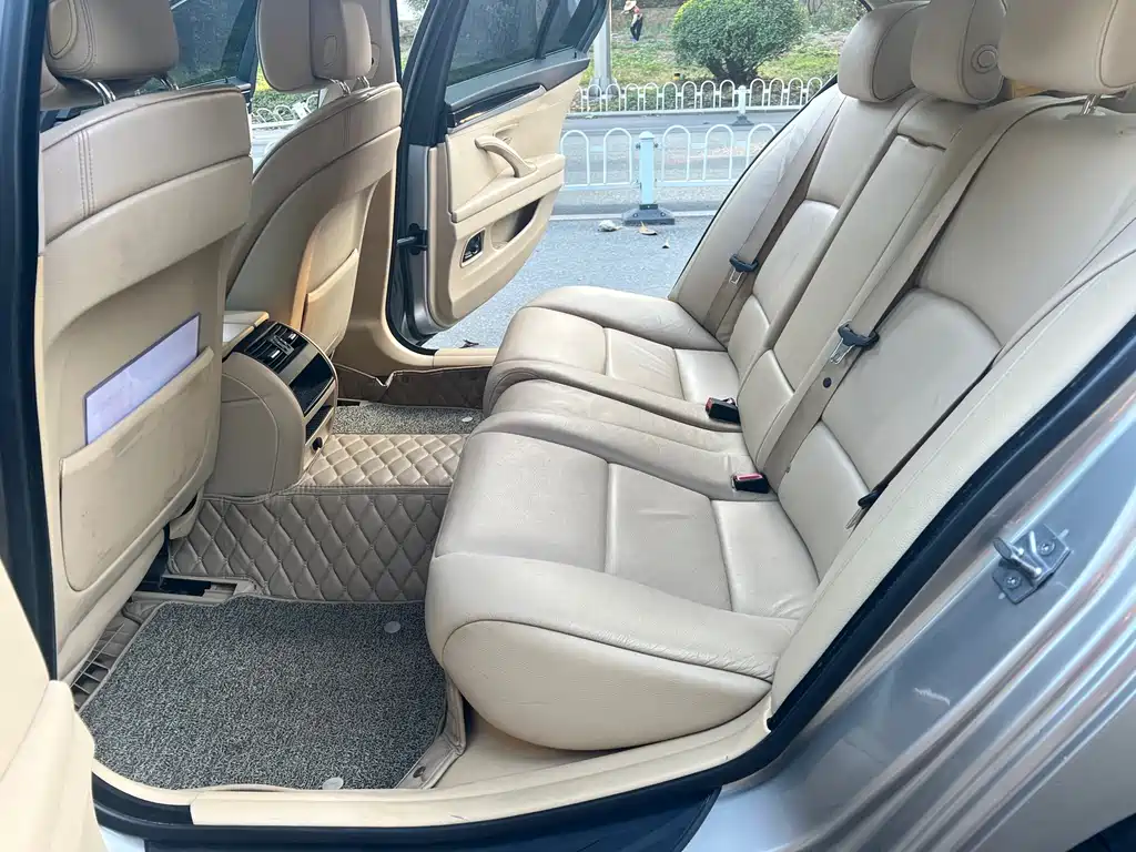 BMW 5 Series 2013 — фото 14