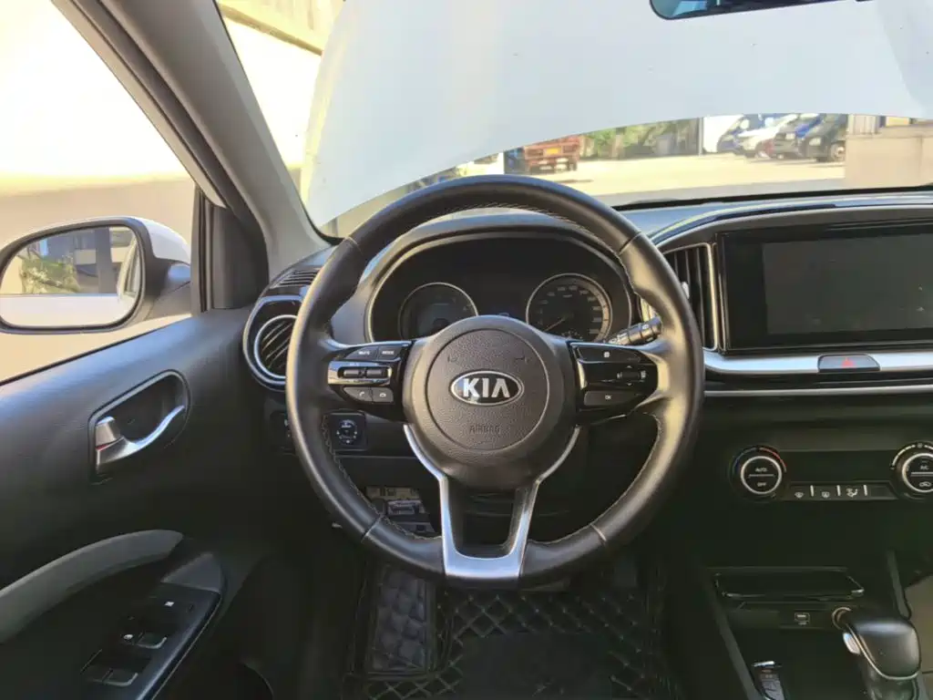Kia KX1 2020 — фото 11