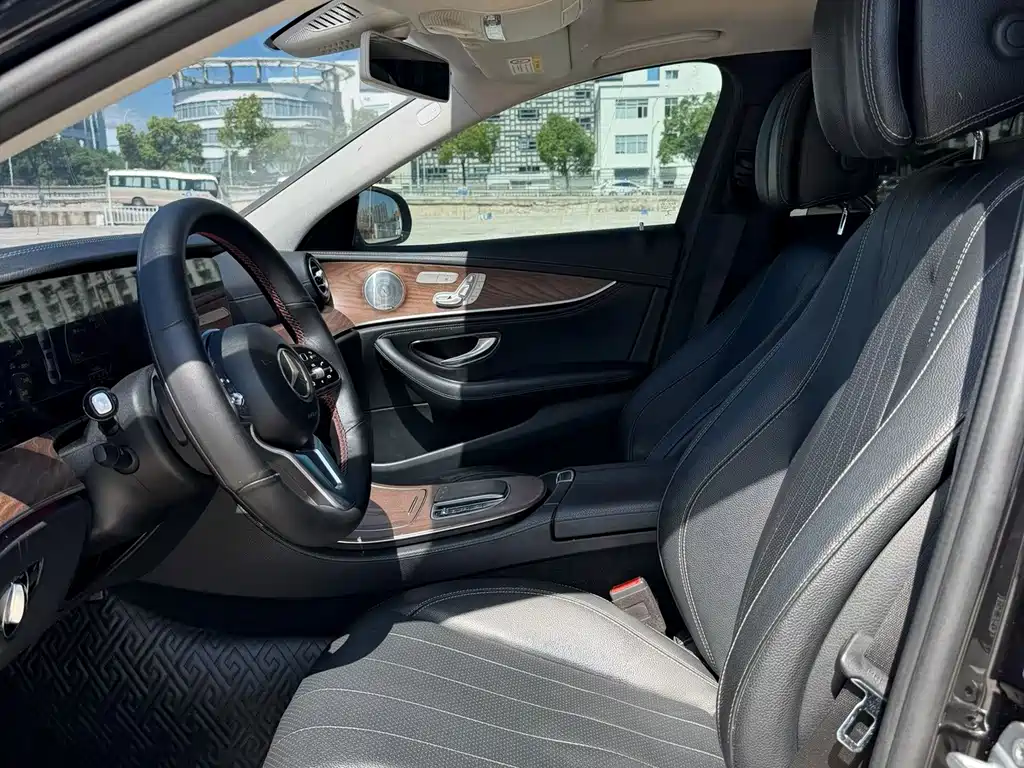 Mercedes-Benz E-Class 2019 — фото 4