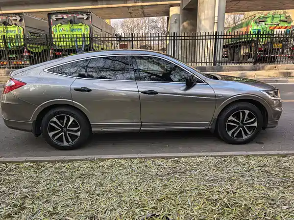 Honda Crosstour 2016