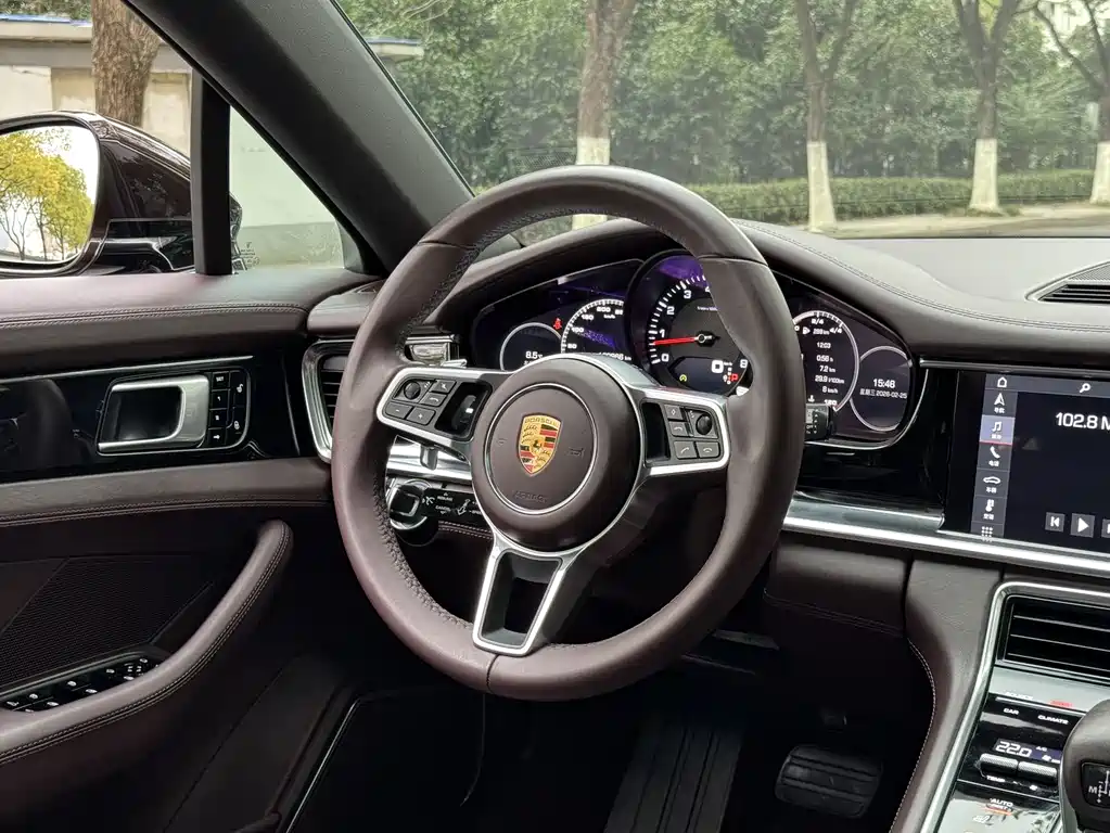 Porsche Panamera 2018 — фото 12