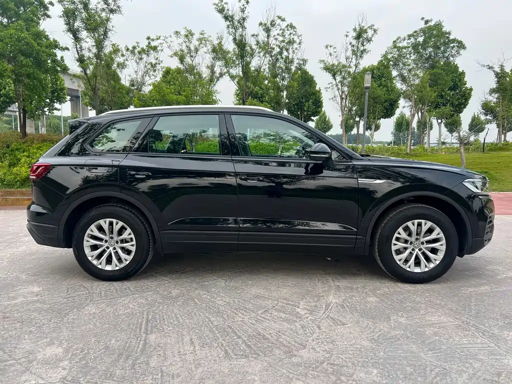 Volkswagen Touareg 2019 — фото 6