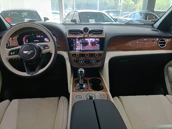 Bentley Bentayga 2024