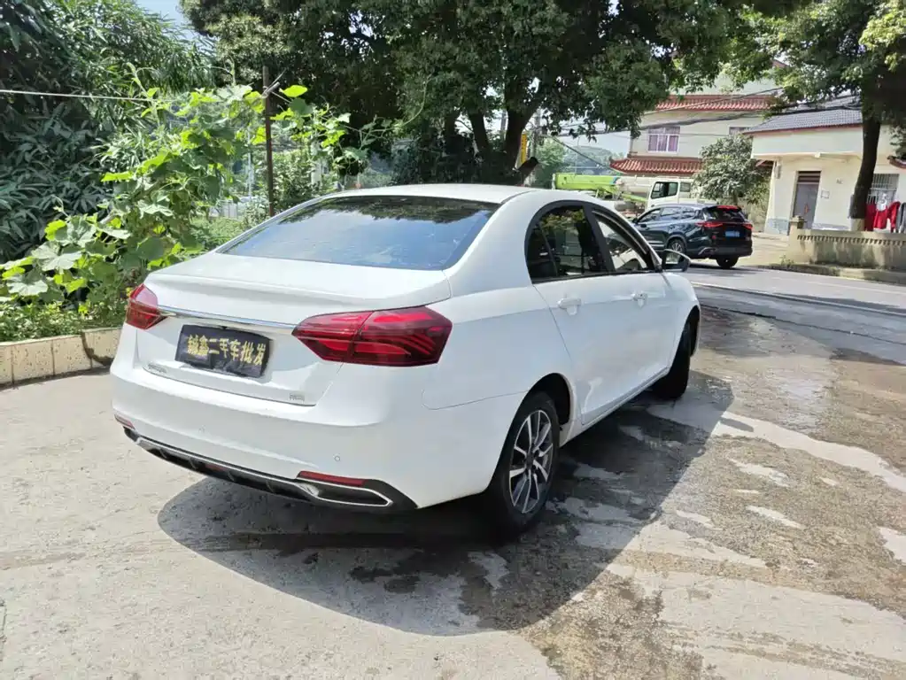 Geely Emgrand 2020