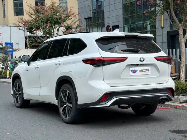 Toyota Crown Kluger 2022