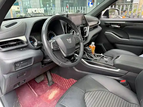 Toyota Crown Kluger 2022
