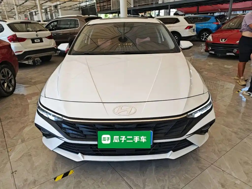 Hyundai Elantra 2024