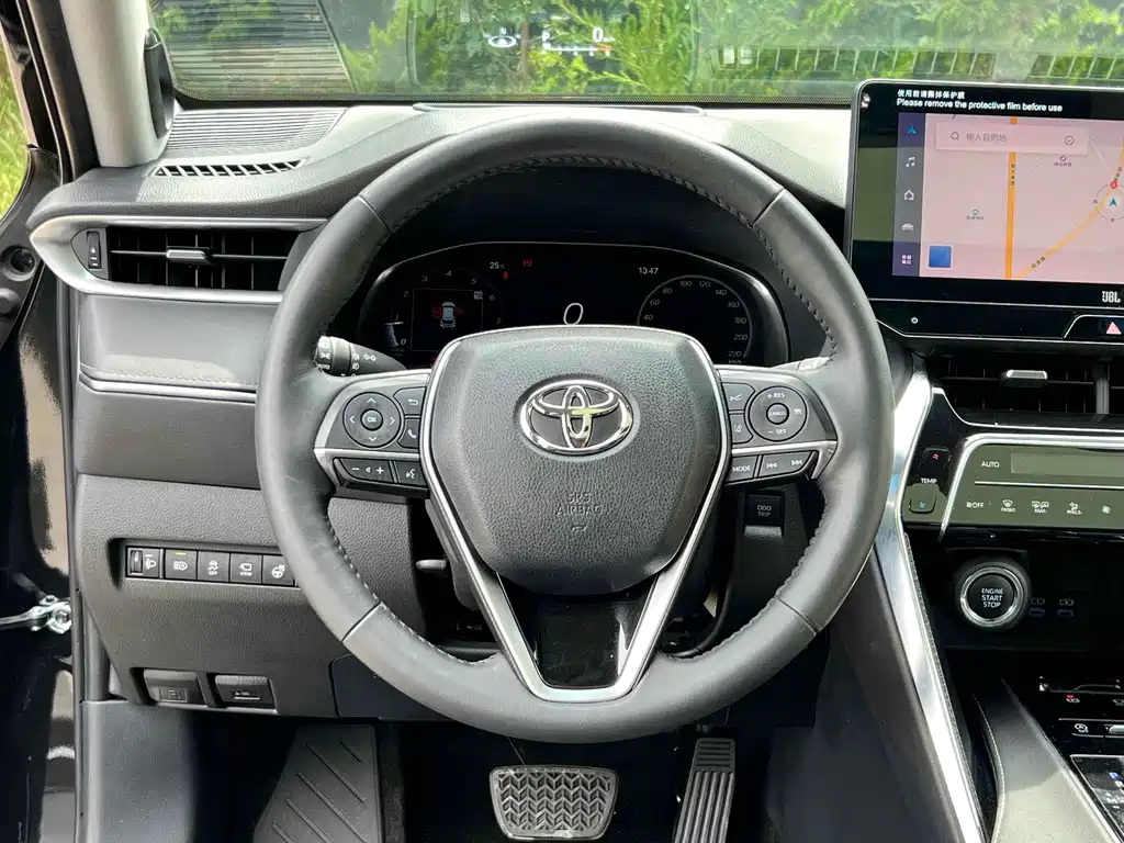 Toyota Venza 2022 — фото 15