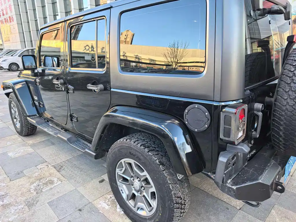 Jeep Wrangler 2015 — фото 2