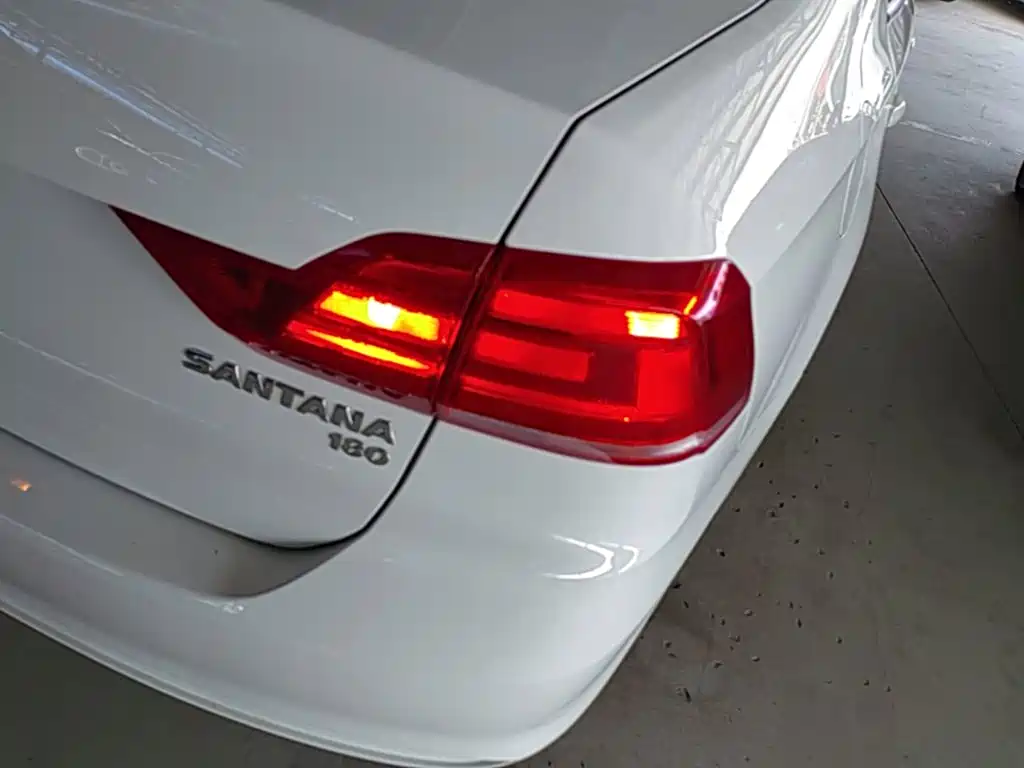 Volkswagen Santana 2018 — фото 8