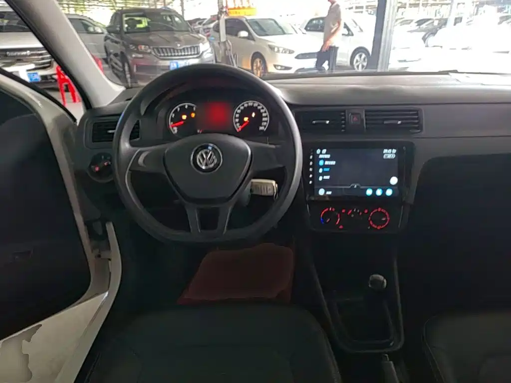 Volkswagen Santana 2018 — фото 11