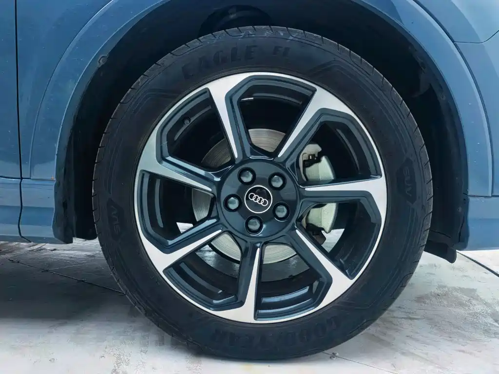 Audi Q3 Sportback 2023 — фото 25