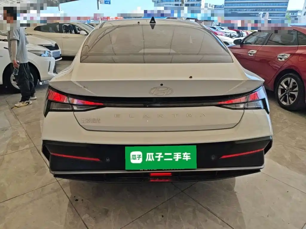 Hyundai Elantra 2024