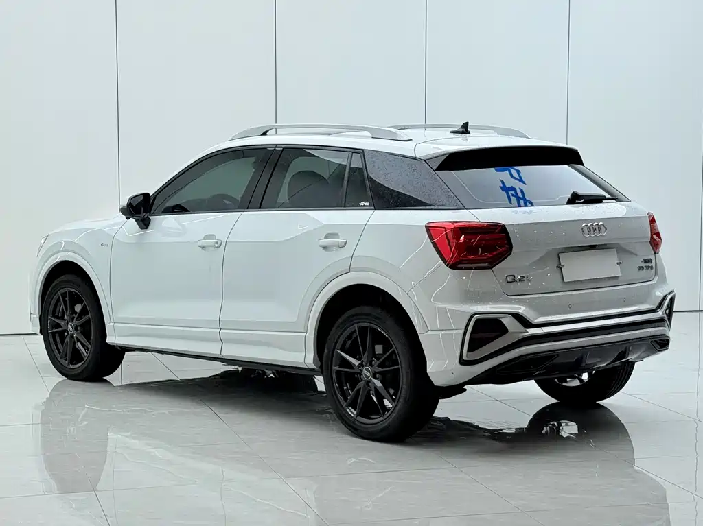 Audi Q2L 2023 — фото 13