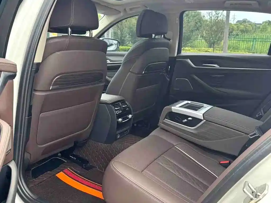 BMW 5 Series 2021