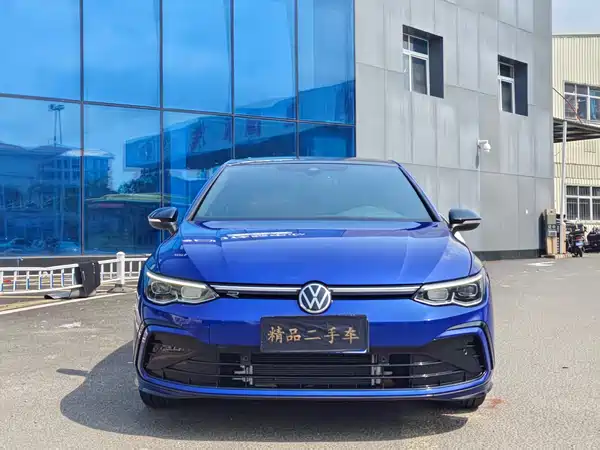 Volkswagen Golf 2021