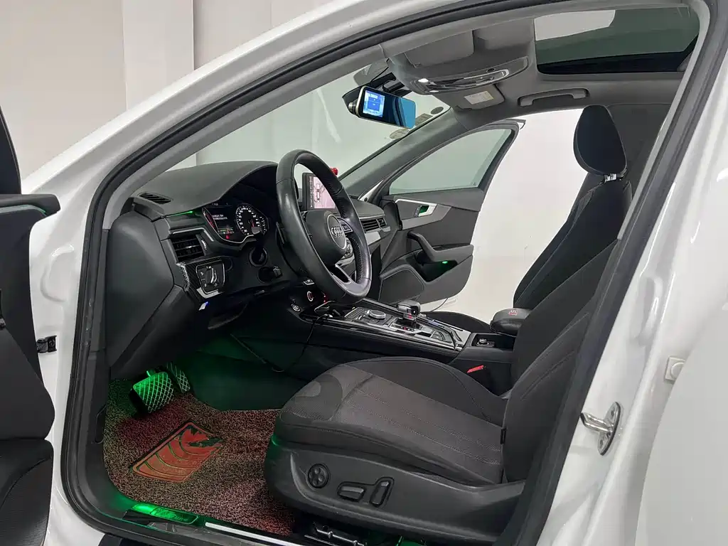 Audi A4L 2018