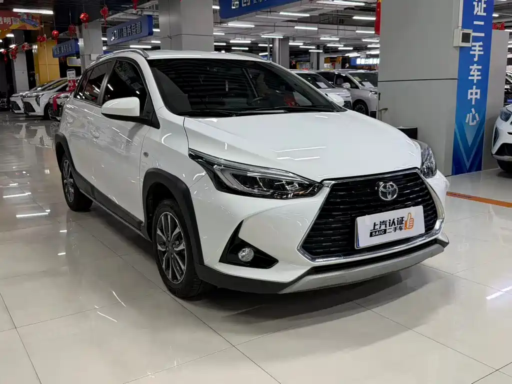 Toyota Yaris L 2023 — фото 3