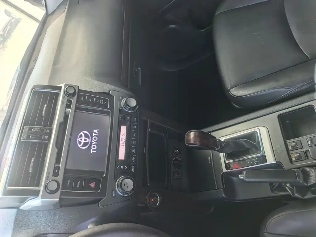 Toyota Prado 2017 — фото 10
