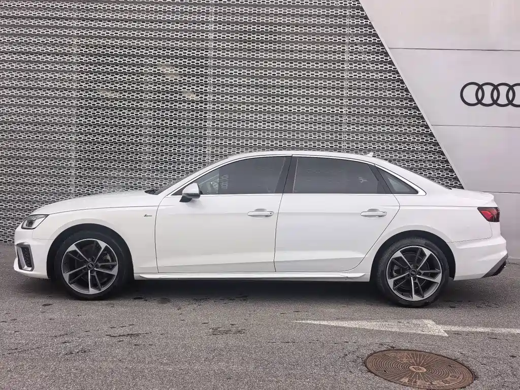 Audi A4L 2023