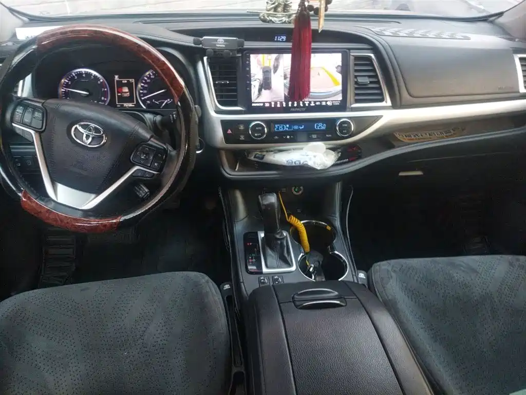 Toyota Highlander 2018 — фото 13
