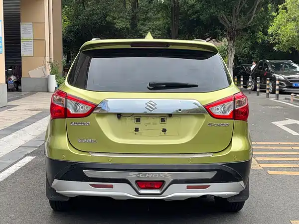 Suzuki S-Cross 2014