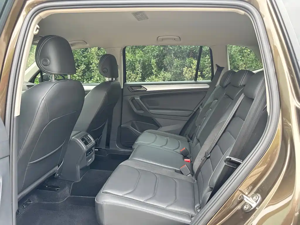 Volkswagen Tiguan L 2018 — фото 11