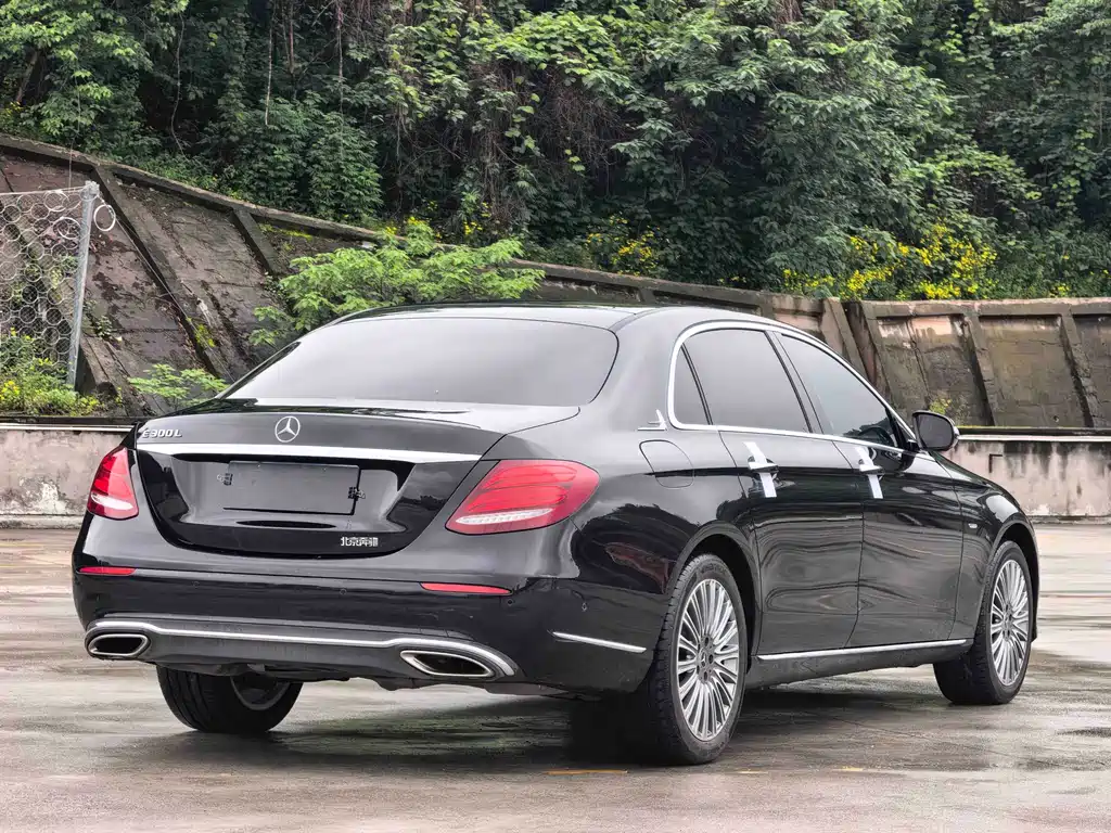 Mercedes-Benz E-Class 2020 — фото 17
