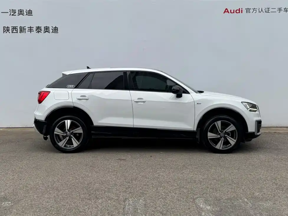 Audi Q2L 2021 — фото 27