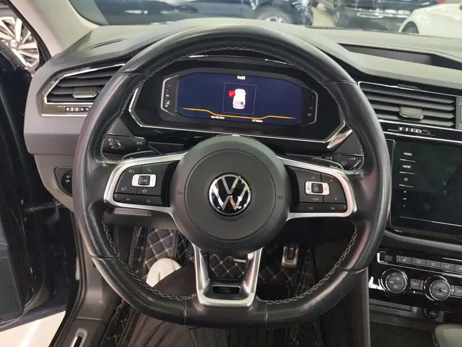 Volkswagen Tiguan L 2021 — фото 15