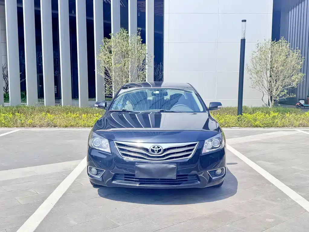 Toyota Camry 2014 — фото 2