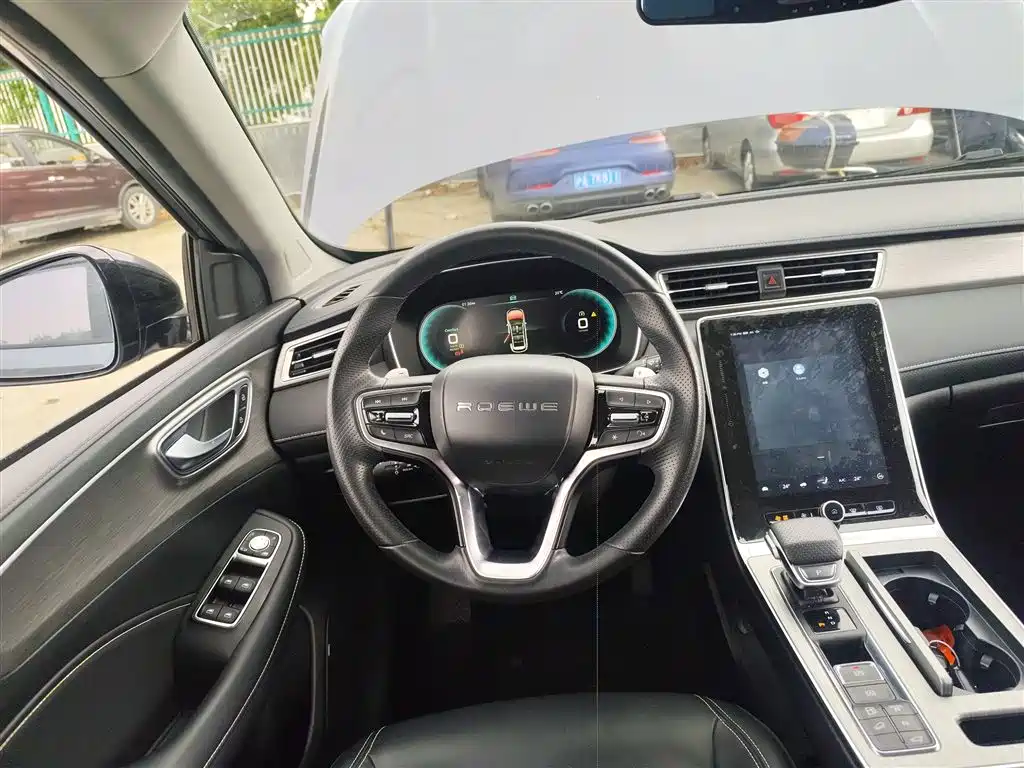 Roewe RX5 New Energy 2021 — фото 11